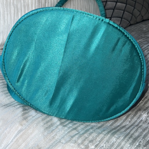 Atlantis Paradise Island Beach Tote Bag Beads Sequins and Satiny Aqua and Fish - Picture 10 of 17